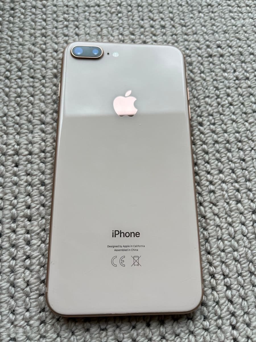 Iphone 8plus 64gb bortskänkes 